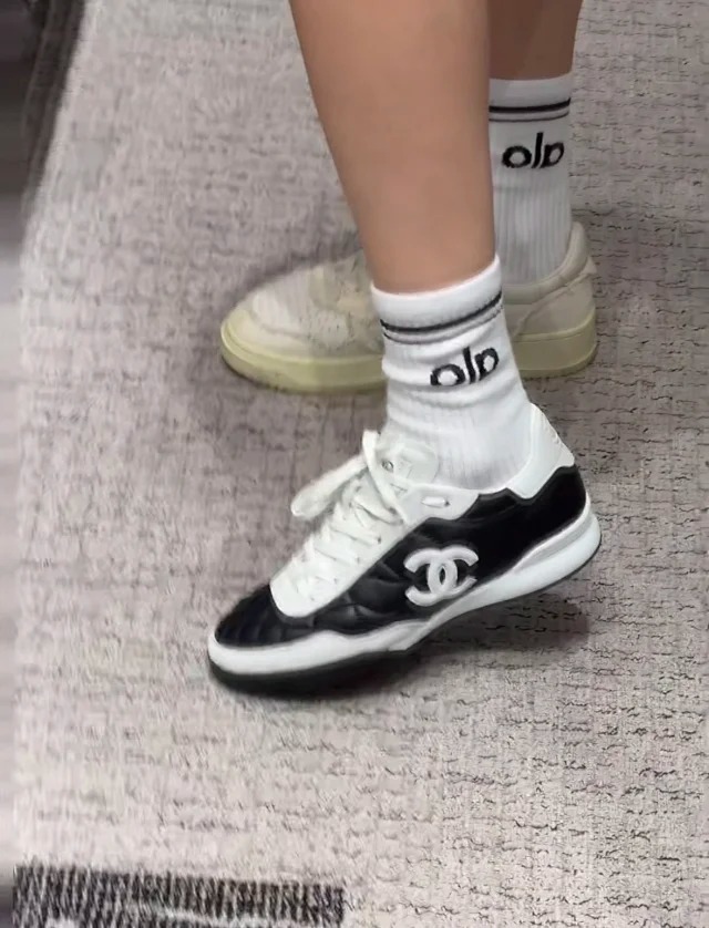 Item ID 9041 CHANE1 imported sheepskin 26S cowhide plush round headed panda low top German training shoes for women black white