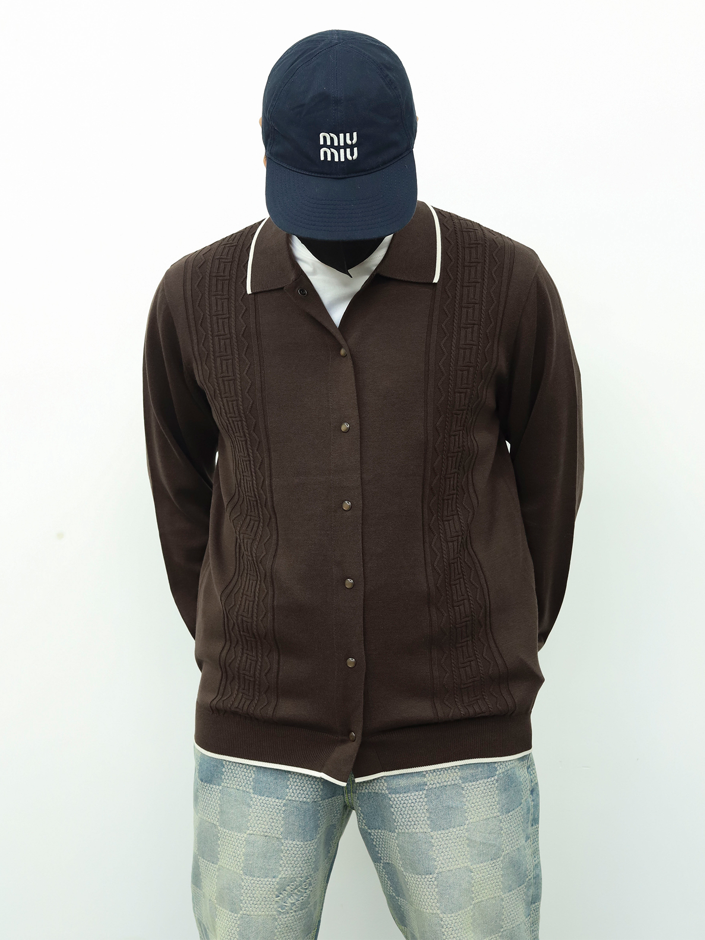 BC纽扣开衫几何纹路毛衫 咖色