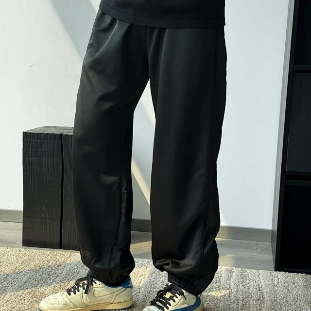 Item ID 9026 MM6 Numeric Signature Zipper Legged Woven Sports Pants