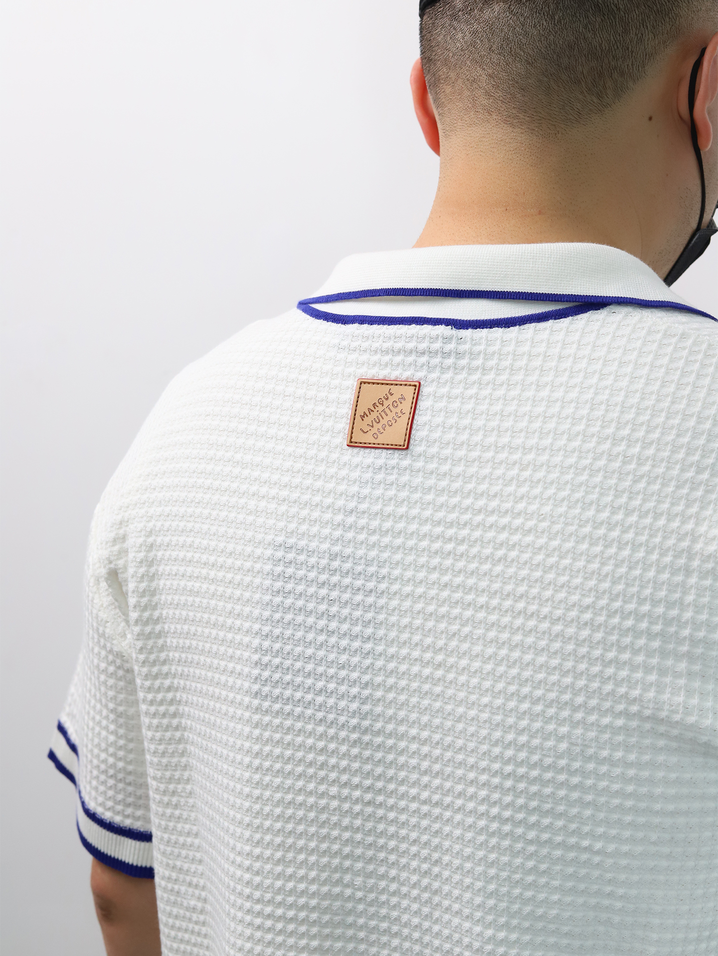 1V waffle knit shirt