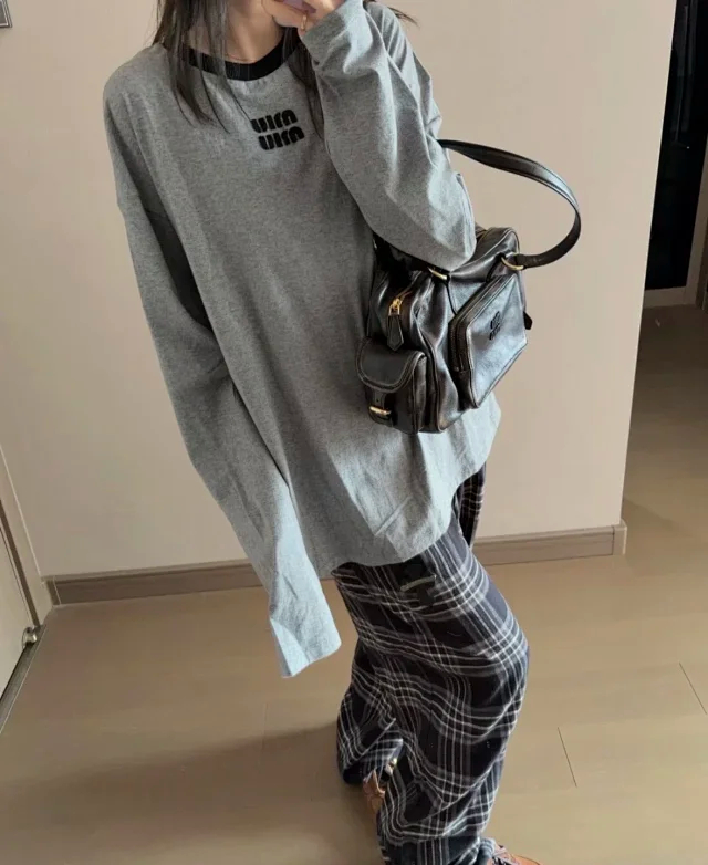 Item ID 9107 M1UM1U Autumn Lazy Style  Fixed-dyed Flower Grey Main Fabric, Long-sleeved Cotton Loose Knitted Dropped Shoulder Sleeve, Long-sleeved T-shirt