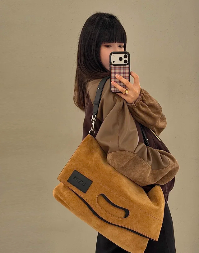 Item ID 9088 LOE Bob special structure hand-held hollowshoulder bag imported thick suede foldable design leather patch cowhide