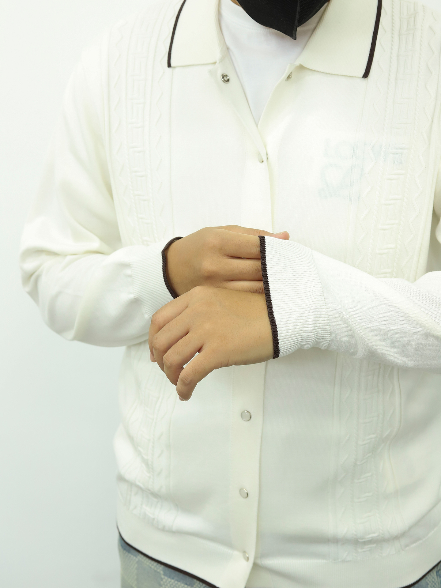 BC纽扣开衫几何纹路毛衫 咖色