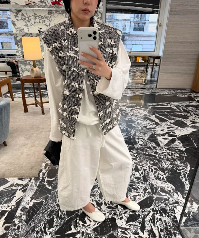 Item ID 9111 CHANEL FW26 Cloud Vest, color-block bowknot decoration, lapel, single-breasted vest