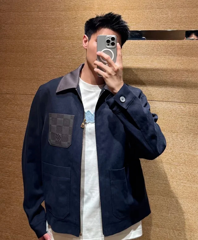 Item ID 9112 1V High-end custom FW26 amier checkered leather pocket workwear jacket, linen long-sleeved zipper leather logo patch pocket workwear jacket outerwear