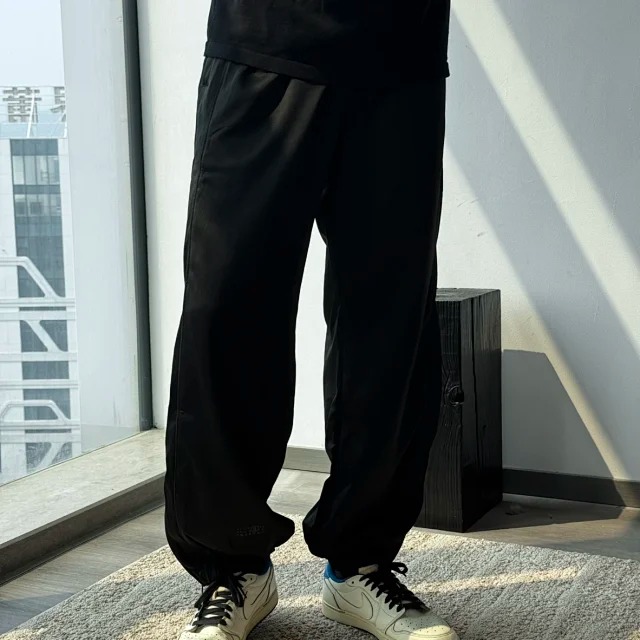 Item ID 9026 MM6 Numeric Signature Zipper Legged Woven Sports Pants