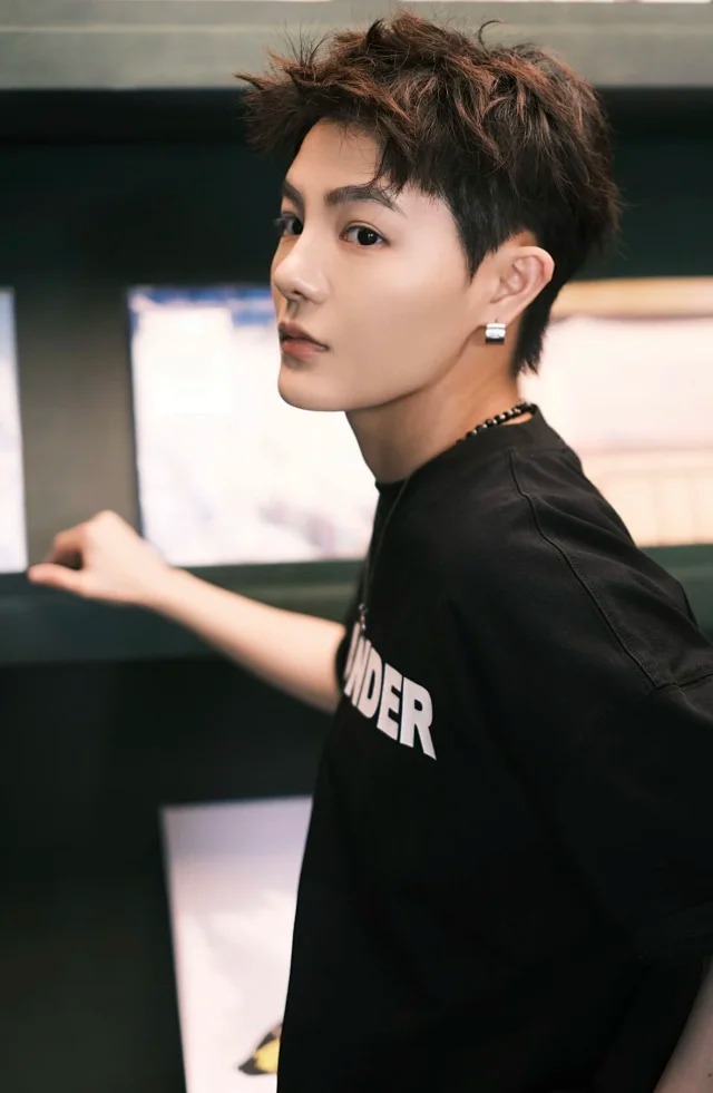 Item ID 9029 JIL SANDER Flat Bottom Round Neck Short Sleeve T-shirt Loose fit