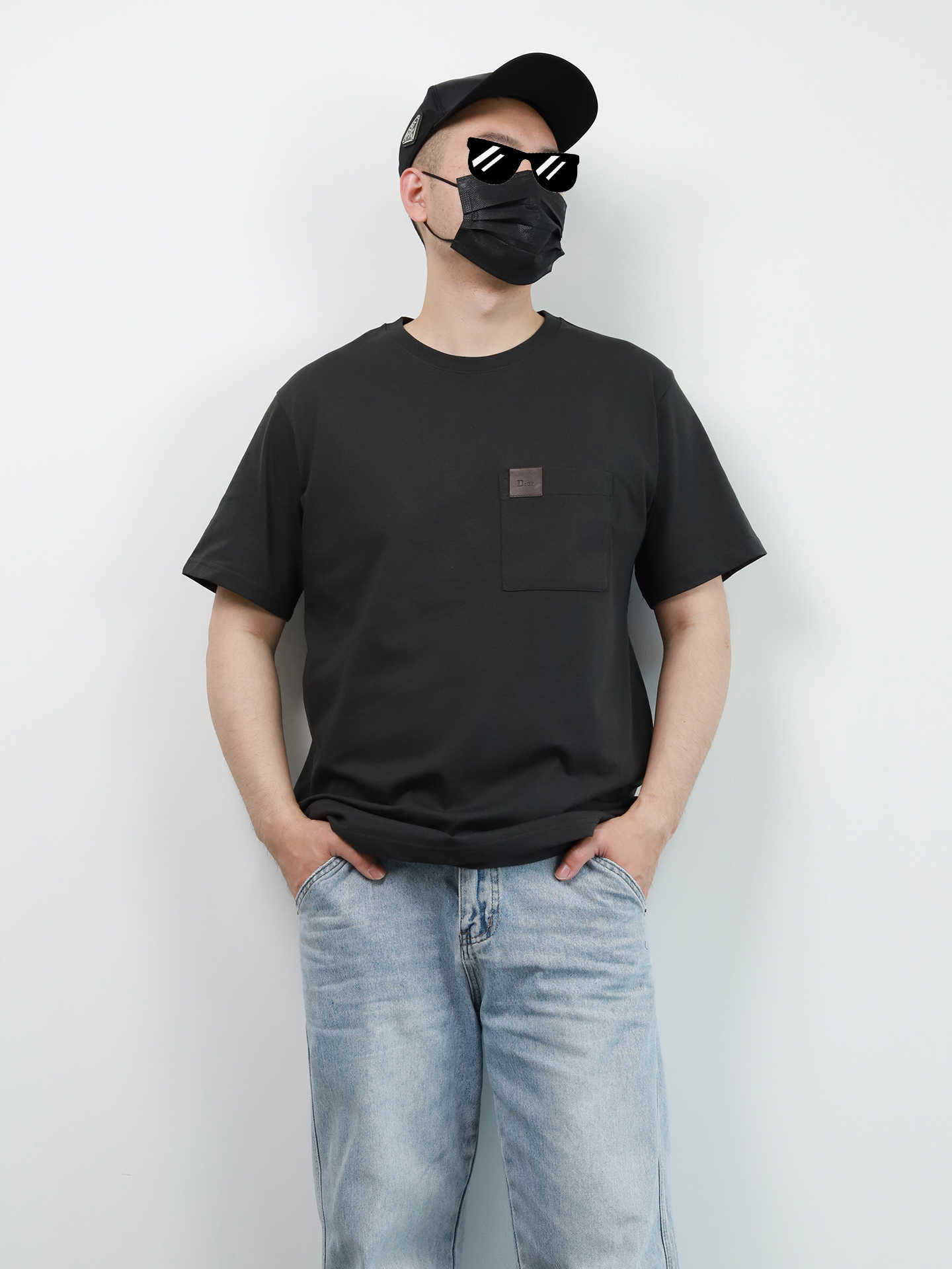 D1or Leather patch pocket washed tee