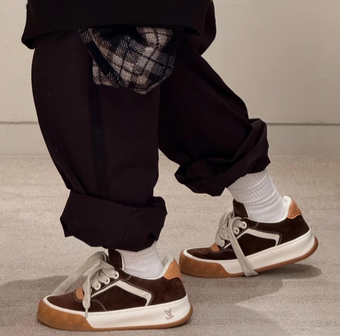 Item ID 9036 1V High end custom Tilted suede calf leather round toe lace up biscuit shoes low top board shoes