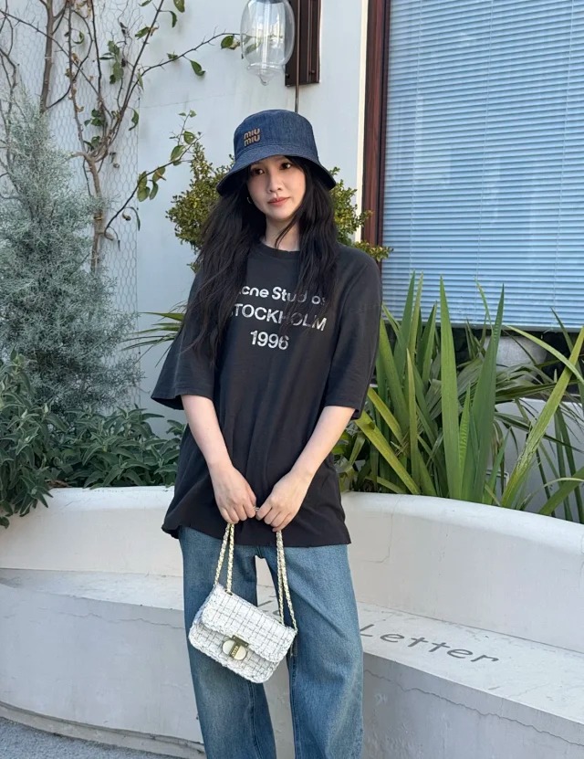 Item ID 9042 Acne 1996 series handmade spray painted distressed exclusive 85% cotton+15% linen short sleeved T-shirt dirty white black