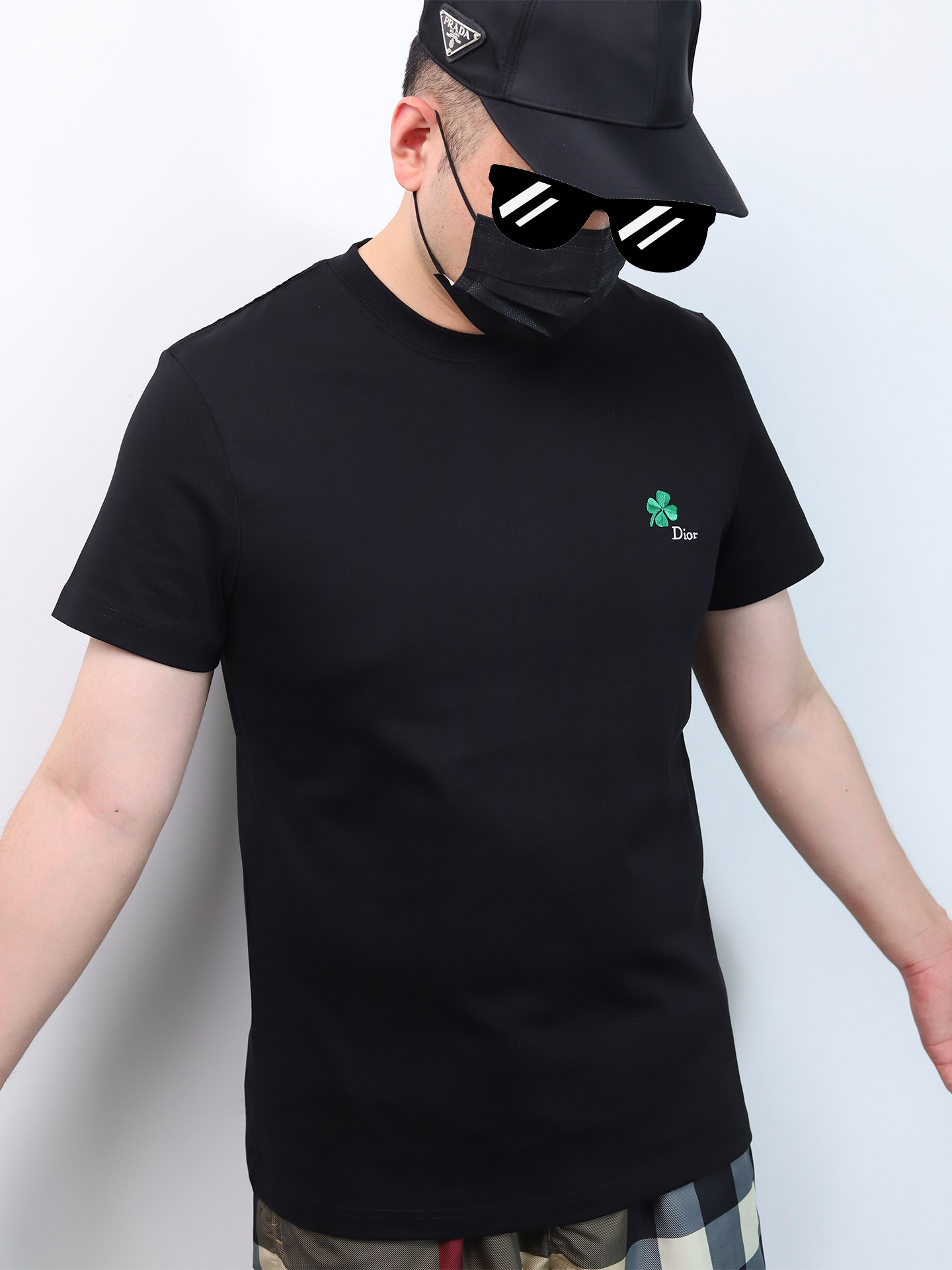 D1or lucky clover tee