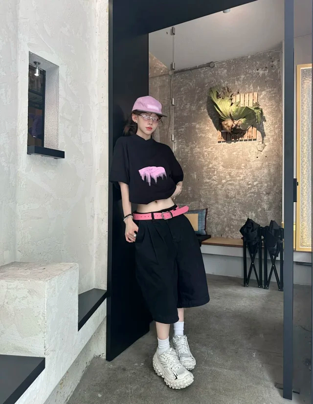 Item ID 9093 BLCG printed embroidery imported adhesive material round neck short sleeved T-shirt loose fit