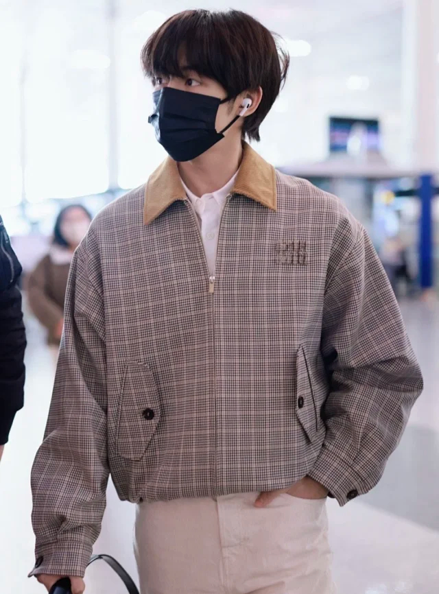 Item ID 9106 M1UM1U SS25 One-Year Development Exclusive Checkered Alignment Color-Block Zipper Long-Sleeve Jacket Coat, Short Version