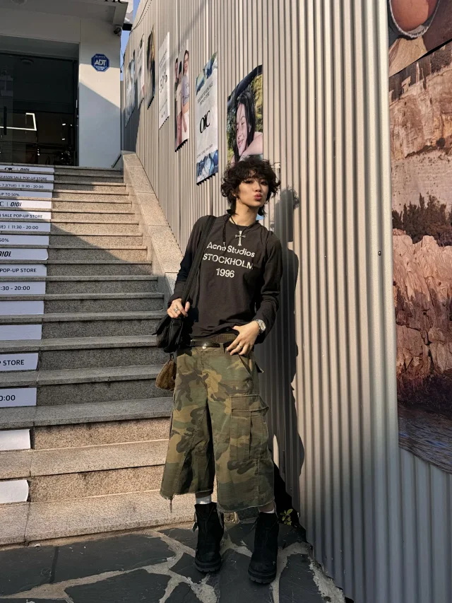 Acne Letter print round neck off shoulder long sleeved shirt