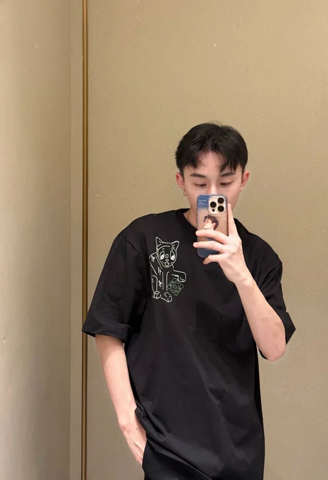 Loe Ceramic vase loose short sleeved