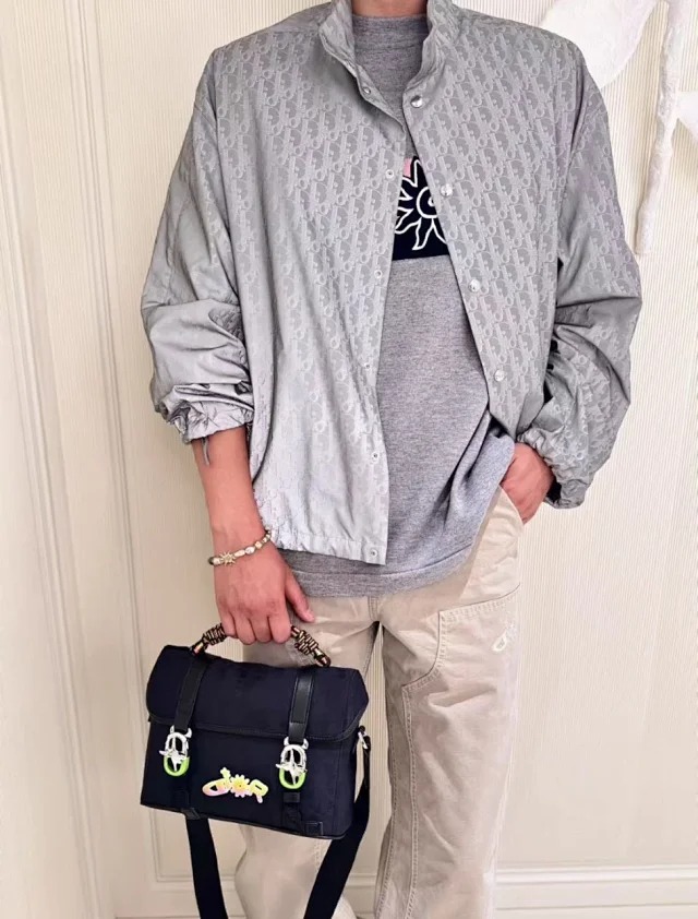 Item ID 9019 D1or Printed reflective oversized shirt