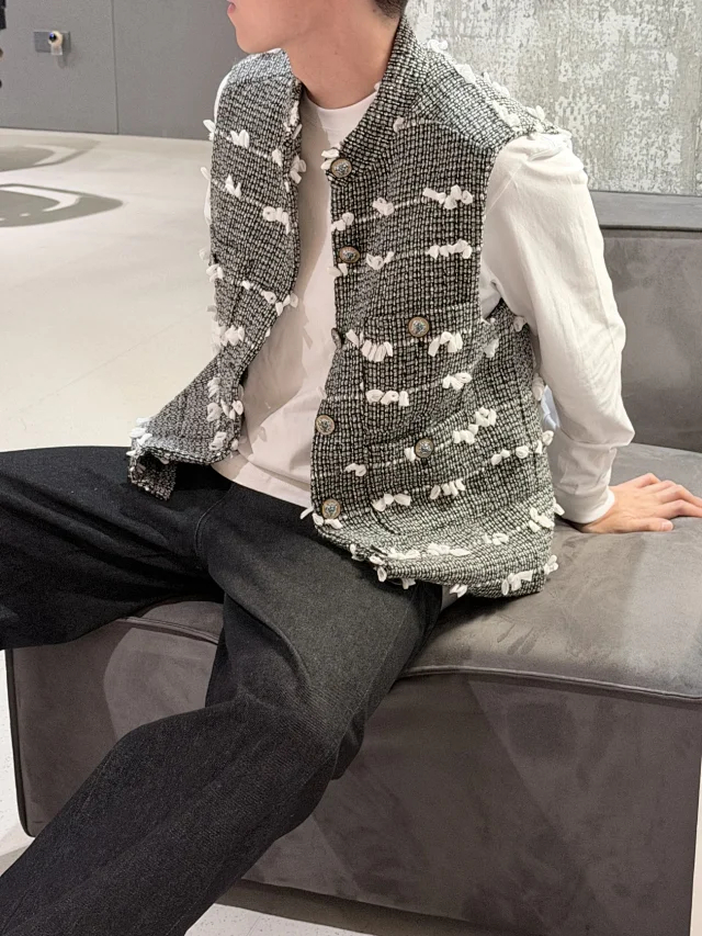 Item ID 9111 CHANEL FW26 Cloud Vest, color-block bowknot decoration, lapel, single-breasted vest