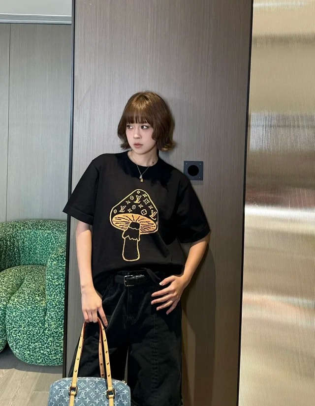 Item ID 9023 1V Early Spring Men's Series Mushroom Inlaid Flower Round Neck Short Sleeve T-shirt