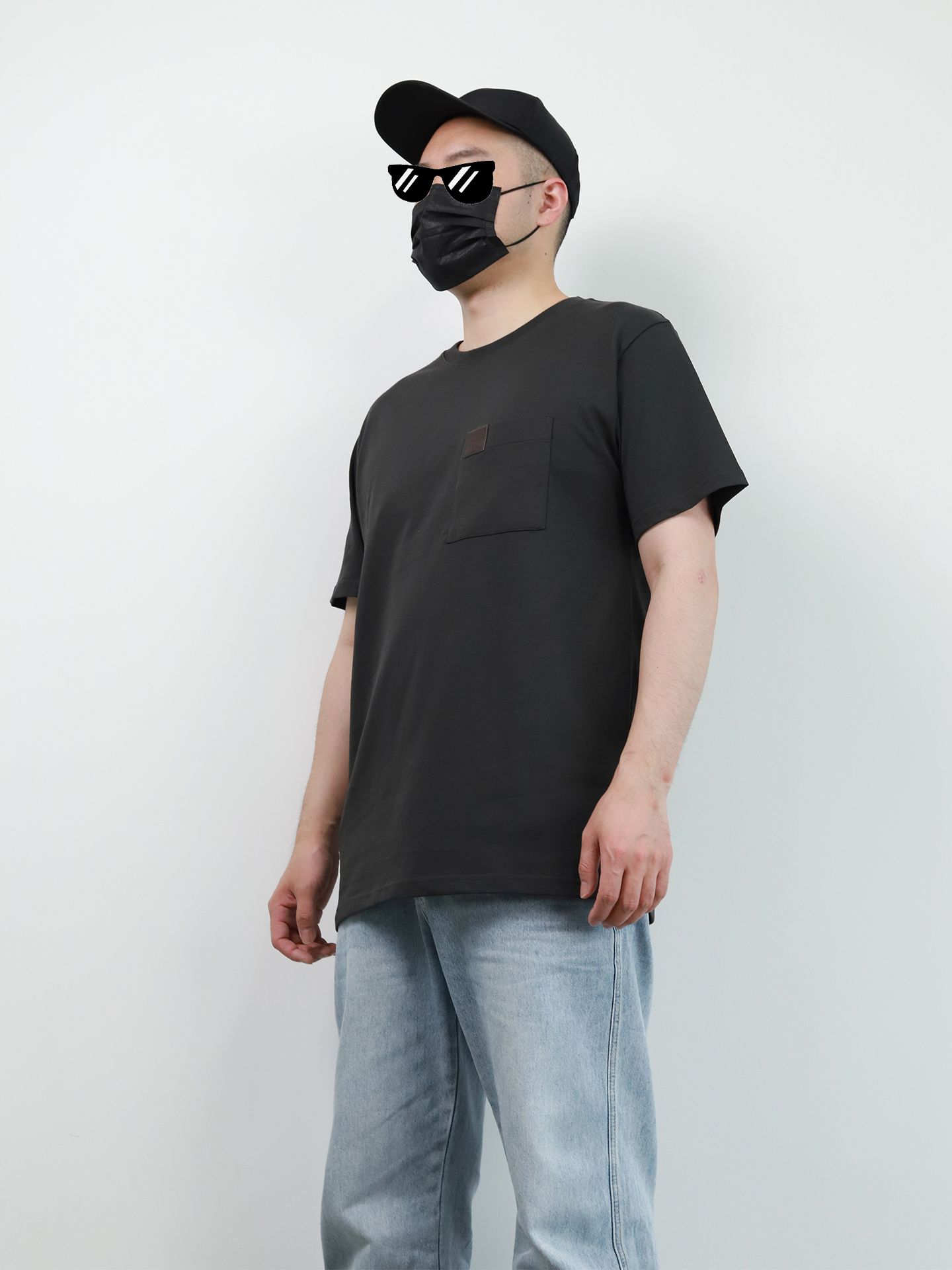 D1or Leather patch pocket washed tee