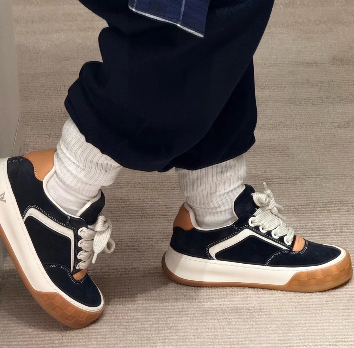 Item ID 9036 1V High end custom Tilted suede calf leather round toe lace up biscuit shoes low top board shoes