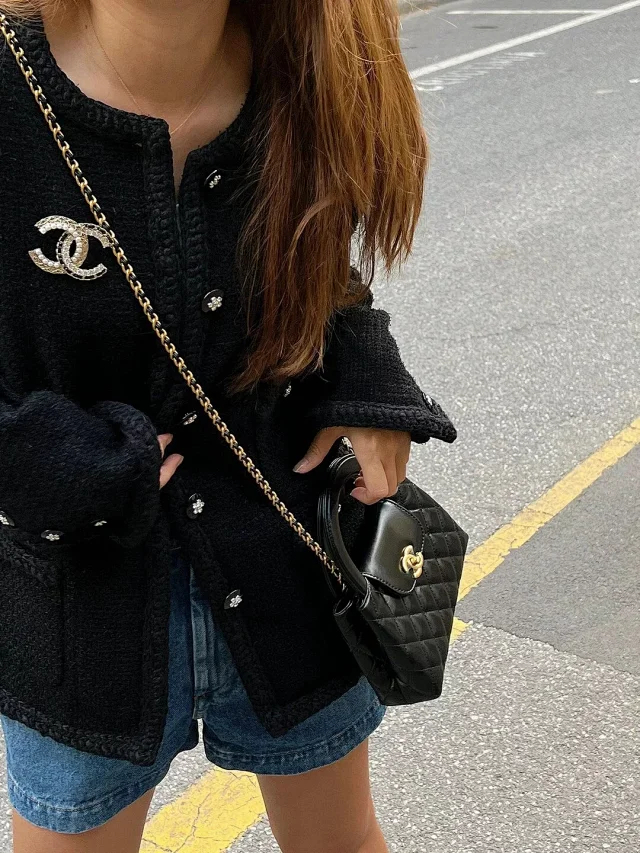 Item ID 9057 CHANE1 Kelly diamond patterned cowhide chain carrying shoulder bag