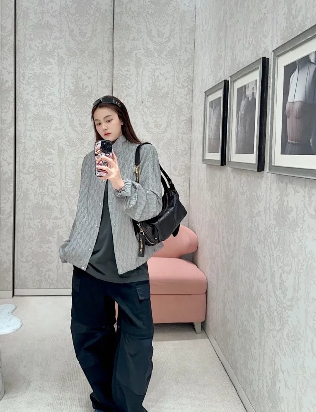 Item ID 9019 D1or Printed reflective oversized shirt