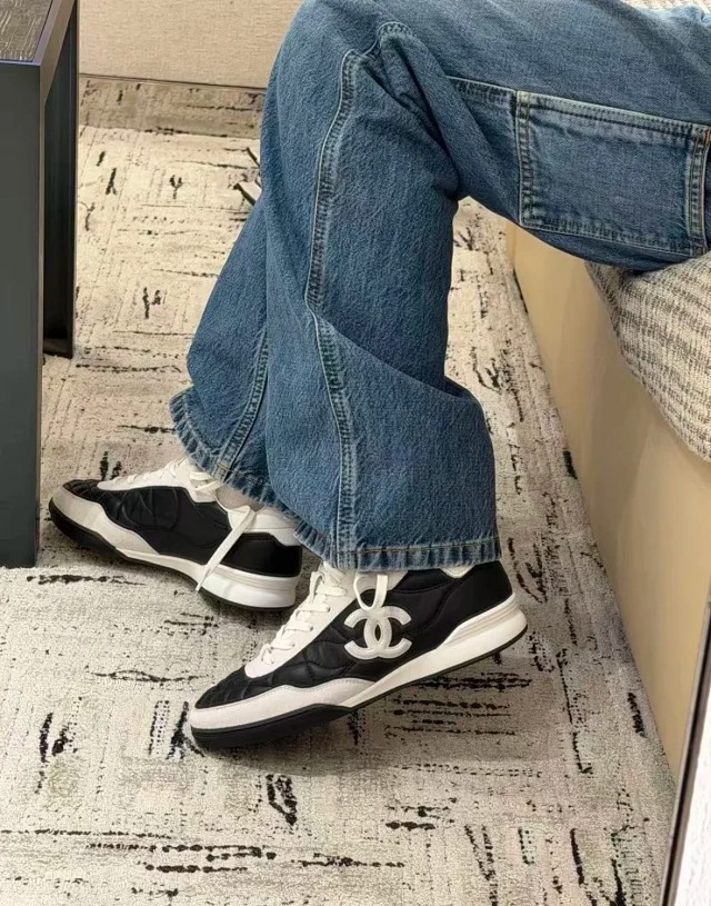 Item ID 9041 CHANE1 imported sheepskin 26S cowhide plush round headed panda low top German training shoes for women black white