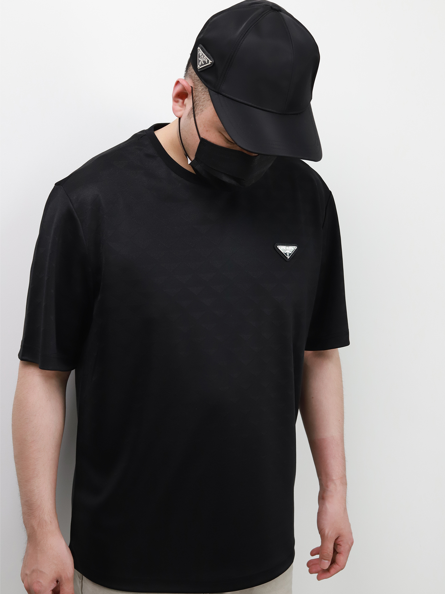 【KF badge】 pra triangle dark pattern tee