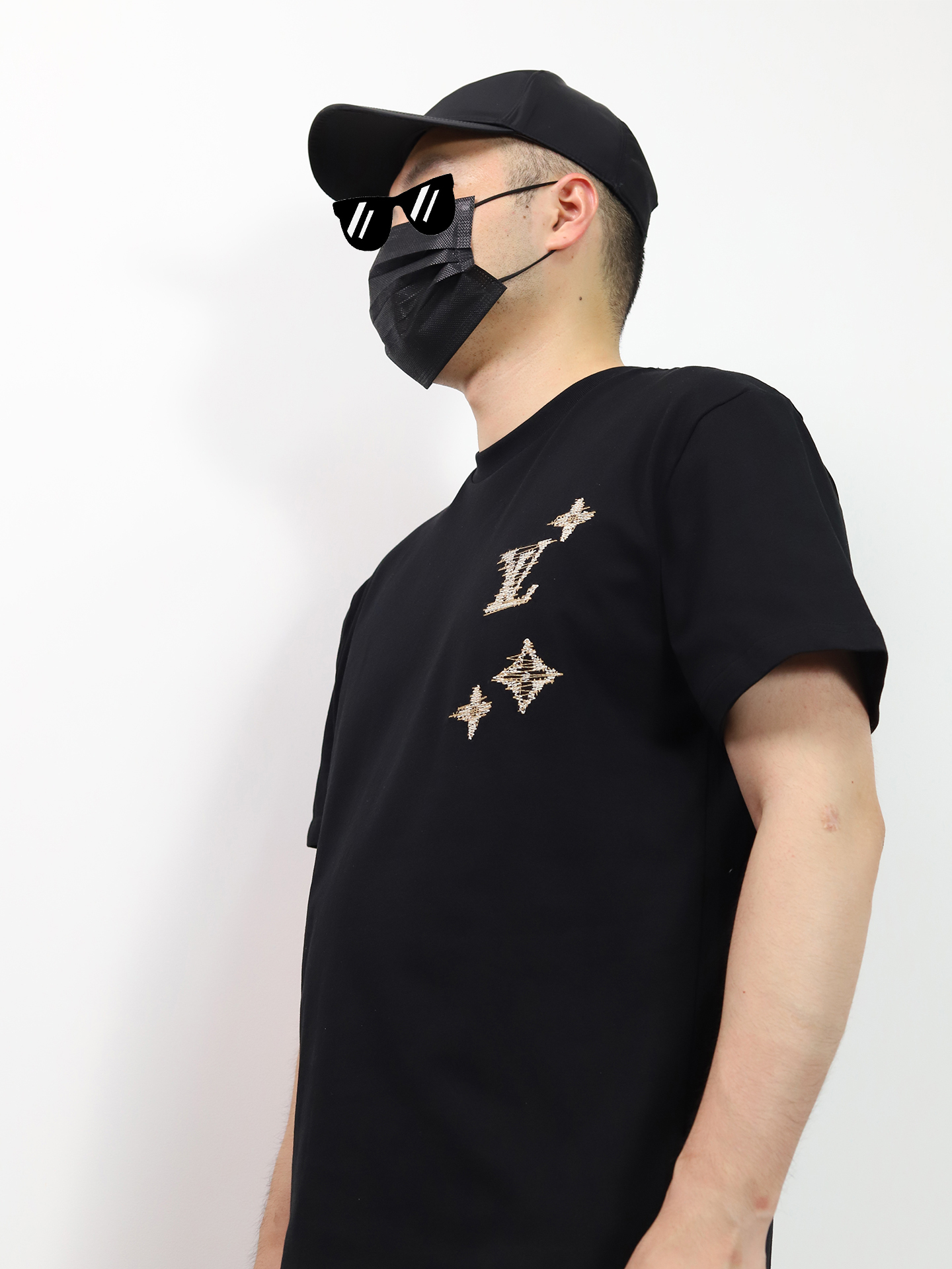 1V Fuzzy embroidery tee