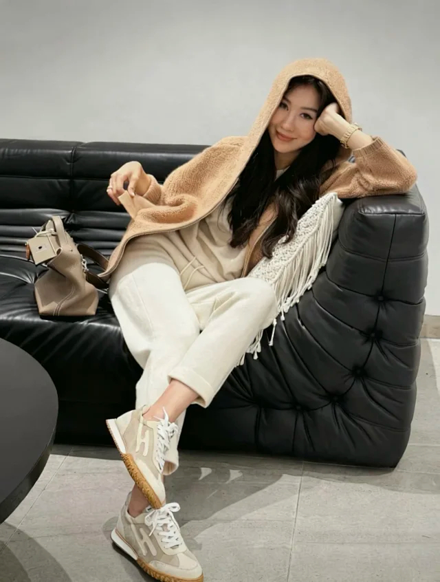 Item ID 9067 Hermes Sheepskin Vegetable Tanning Round Head Strap German Training Shoes Low Top Casual Shoes for Women