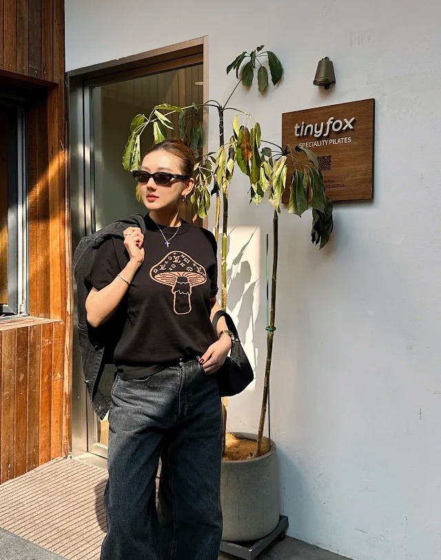 Item ID 9023 1V Early Spring Men's Series Mushroom Inlaid Flower Round Neck Short Sleeve T-shirt