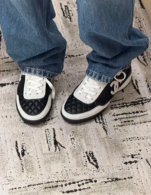 Item ID 9041 CHANE1 imported sheepskin 26S cowhide plush round headed panda low top German training shoes for women black white