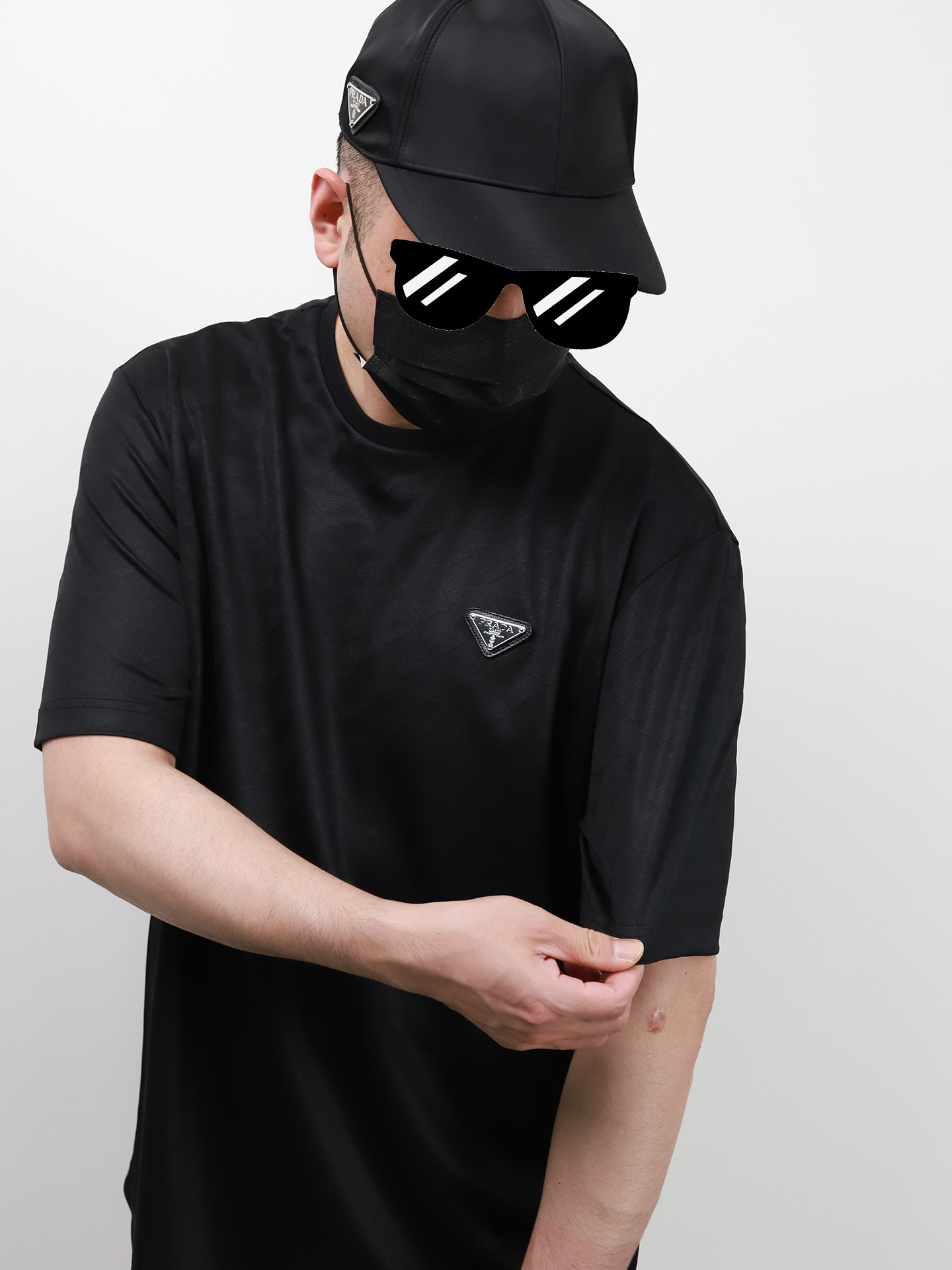 【KF badge】 pra triangle dark pattern tee