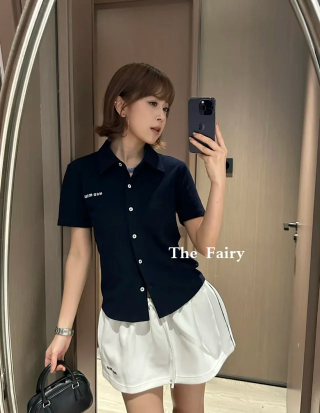 Item ID 9059 Miu cotton beaded embroidered logo button closure straight tube short sleeved shirt