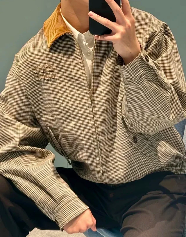 Item ID 9106 M1UM1U SS25 One-Year Development Exclusive Checkered Alignment Color-Block Zipper Long-Sleeve Jacket Coat, Short Version