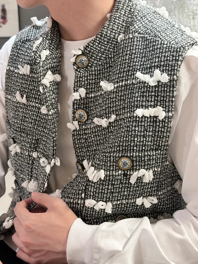 Item ID 9111 CHANEL FW26 Cloud Vest, color-block bowknot decoration, lapel, single-breasted vest