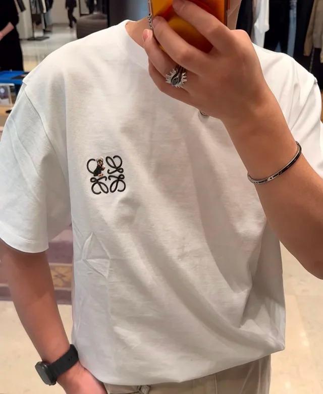 Item ID 9013 Loex Wain Joint 3D Embroidery Craftsmanship Round Neck Cat Embroidery