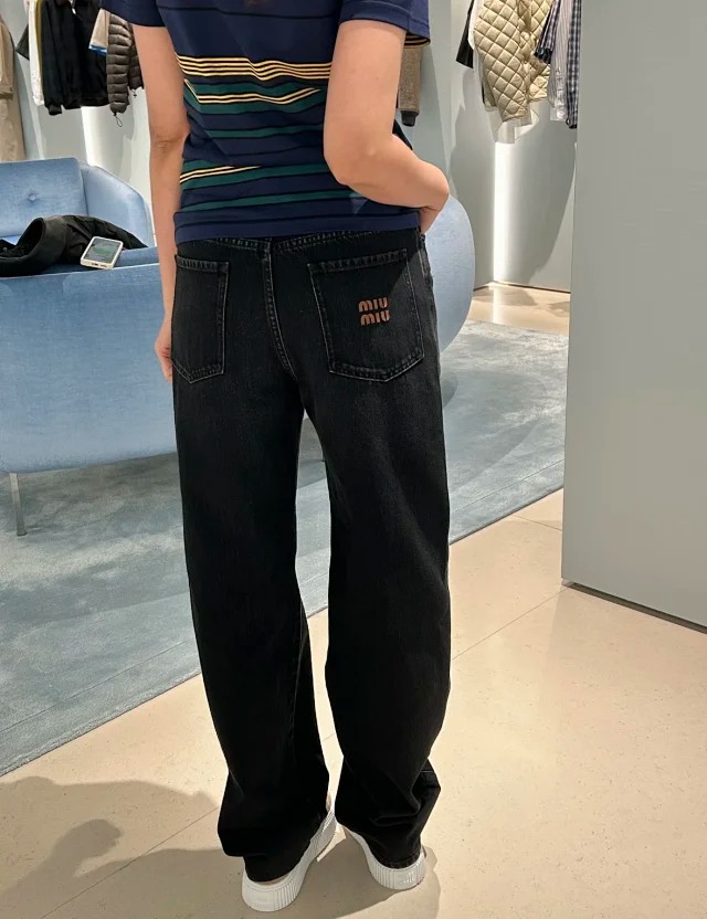 Item ID 9014 M1U solid color washed denim jeans with embroidered back pocket