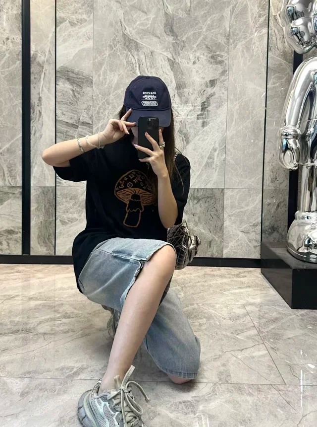 Item ID 9023 1V Early Spring Men's Series Mushroom Inlaid Flower Round Neck Short Sleeve T-shirt