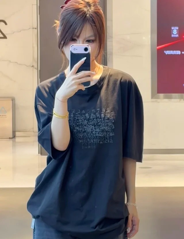 Item ID 9031 Margiela Reverse Embroidery Pattern Printed Straight Sleeve T BlackWhite