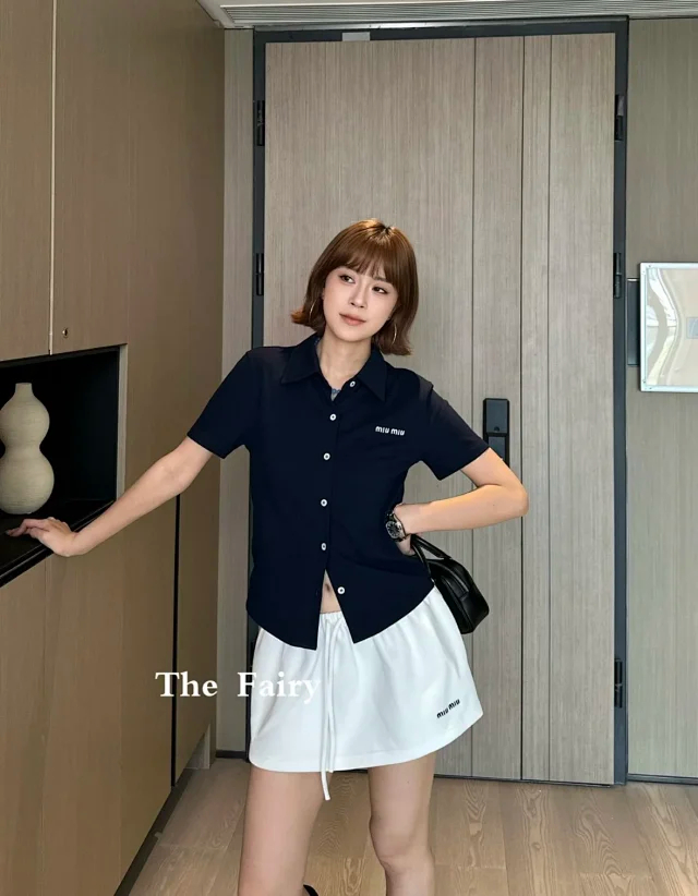 Item ID 9059 Miu cotton beaded embroidered logo button closure straight tube short sleeved shirt