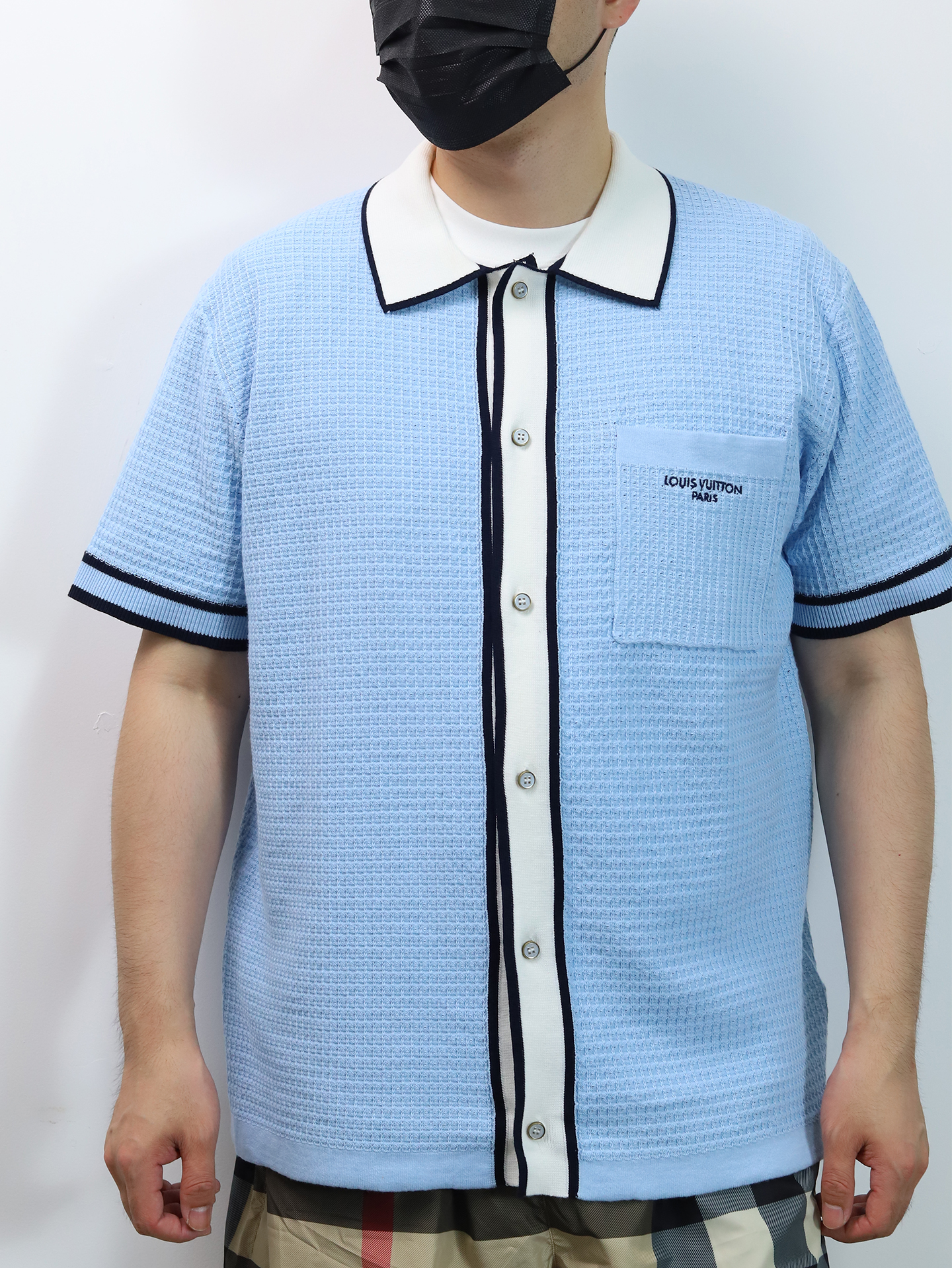 1V waffle knit shirt