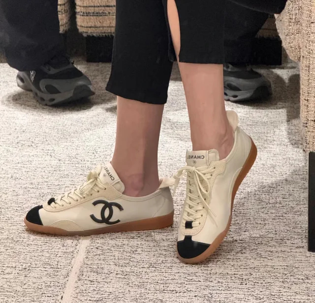 Item ID 9084 CHANE1 embossed calf leather suede effect round toe lace up low cut life and leisure training shoes 1cm