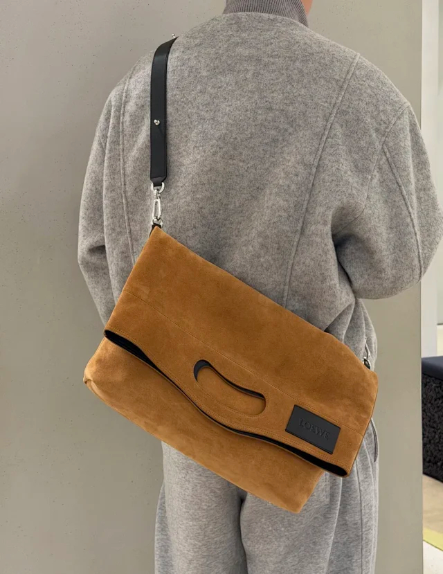 Item ID 9088 LOE Bob special structure hand-held hollowshoulder bag imported thick suede foldable design leather patch cowhide