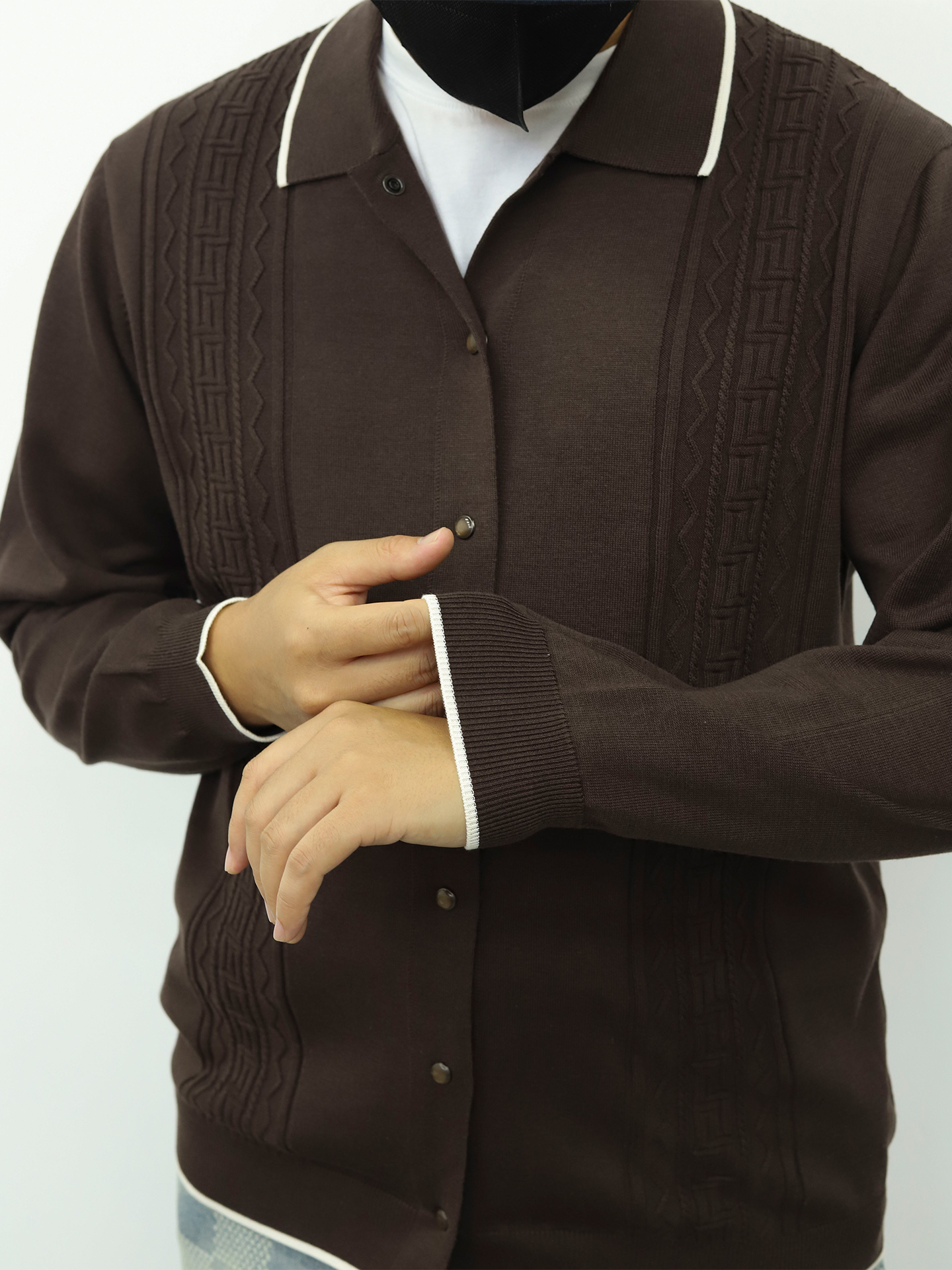 BC纽扣开衫几何纹路毛衫 咖色