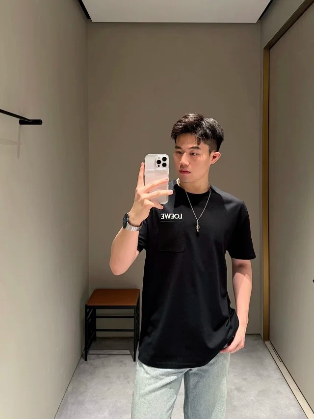 Item ID 9016 Loew Chest patch pocket round neck T