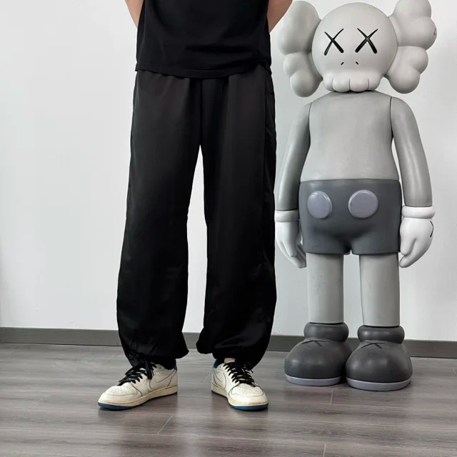 Item ID 9026 MM6 Numeric Signature Zipper Legged Woven Sports Pants