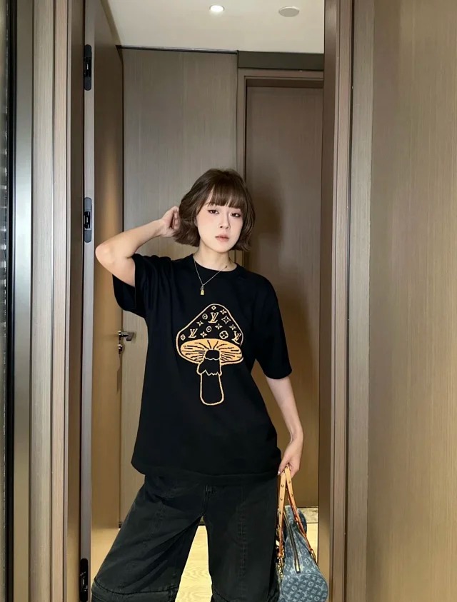 Item ID 9023 1V Early Spring Men's Series Mushroom Inlaid Flower Round Neck Short Sleeve T-shirt