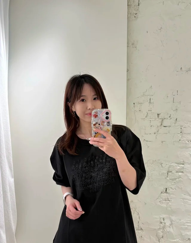 Item ID 9031 Margiela Reverse Embroidery Pattern Printed Straight Sleeve T BlackWhite