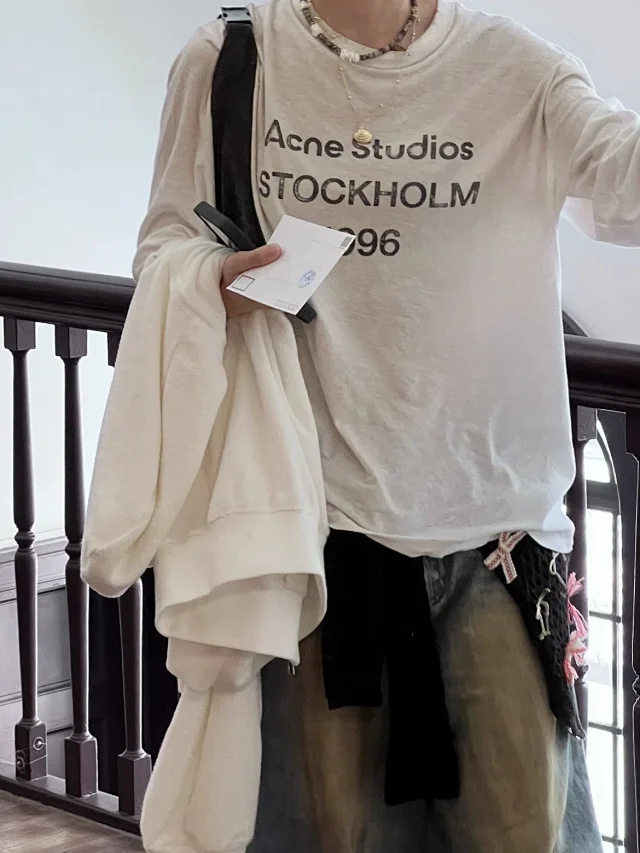 Acne Letter print round neck off shoulder long sleeved shirt